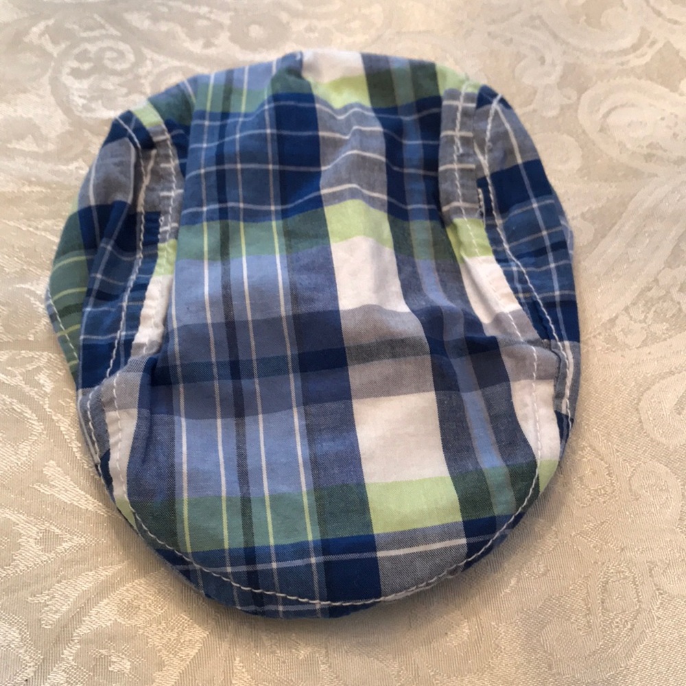 Place 0-6 mo hat
